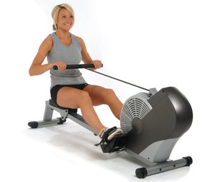 lady working out on a rowing machine
